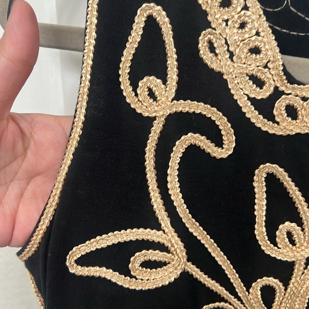Lauren Michelle black with a gold color stitch size medium - Picture 4 of 5